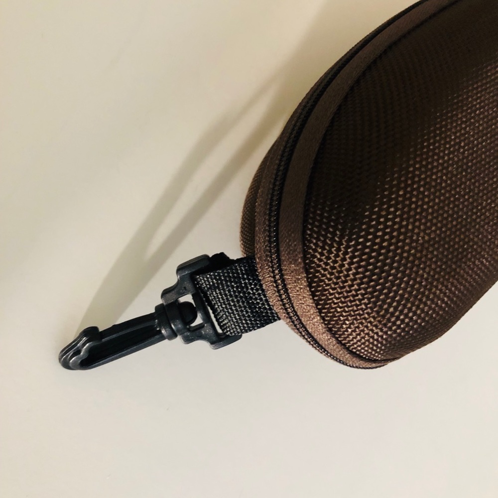 Maui Jim case - Picture 7 of 8
